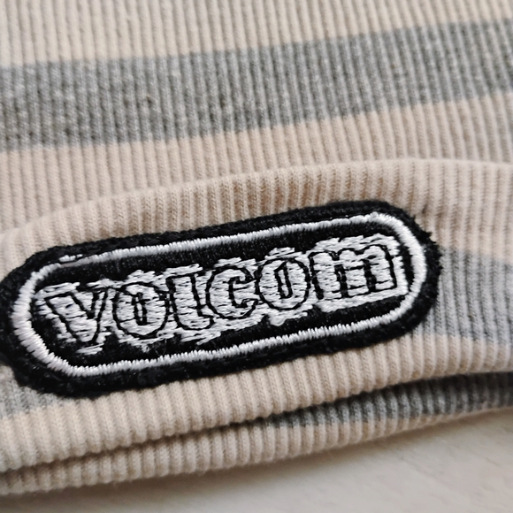 VOLCOM NEW Raglan Crewneck Sweatshirt,Sweatpants & Beanie - Picture 9 of 15